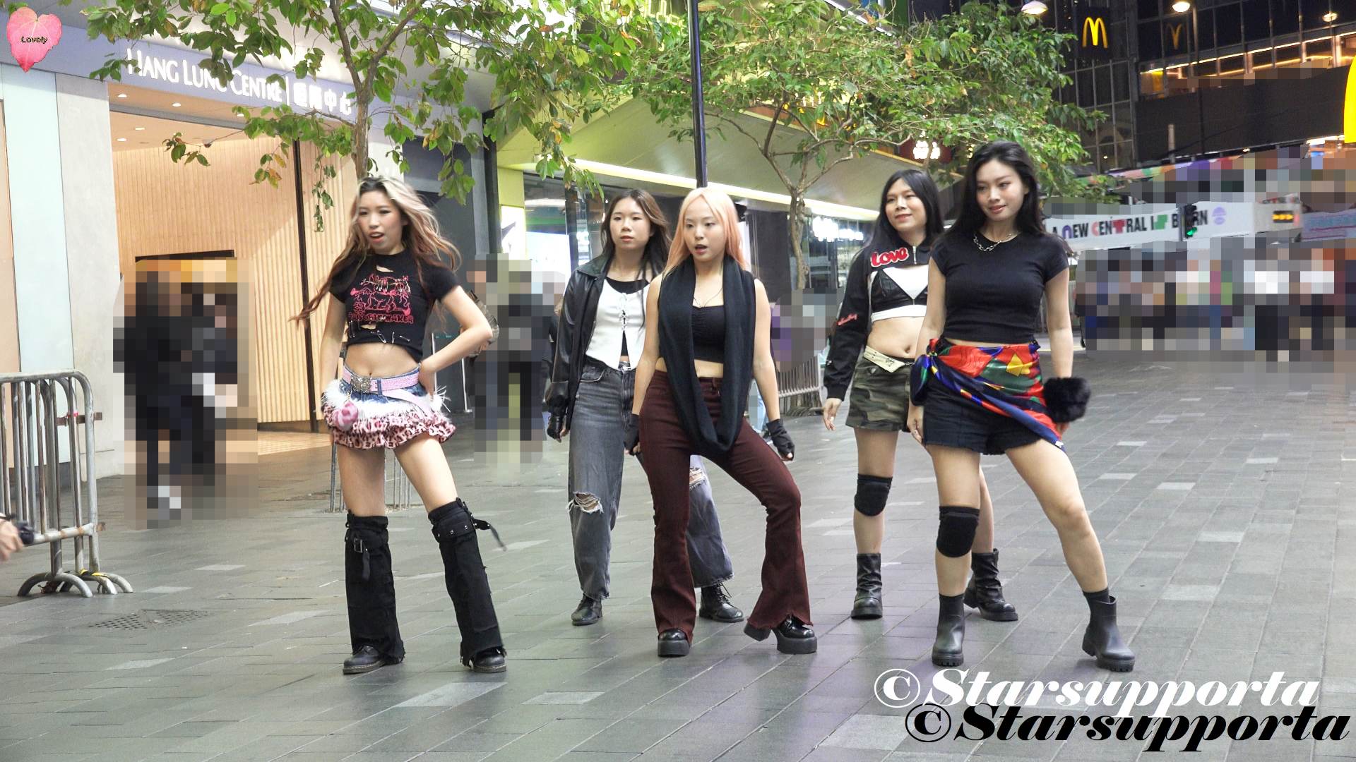 20251220 Unique Space @unique_space_official.hk @ KPOP dance @ 香港銅鑼灣H&M對出